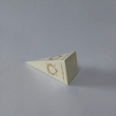 15X4 Krem Altın Yaldızlı Külah