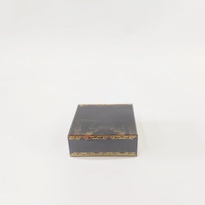 8x8x3 Altın Yaldızlı Siyah Kutu