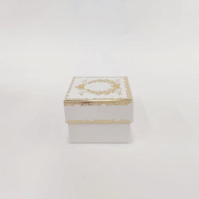 8x8x6 Altın Yaldızlı Beyaz Kutu